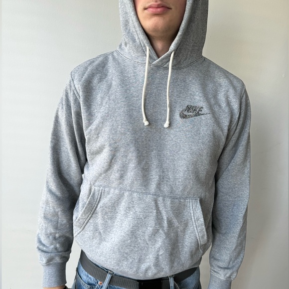 Nike! Grey hoodie, medium weight hoodie. Size S (Men’s) - Picture 3 of 16